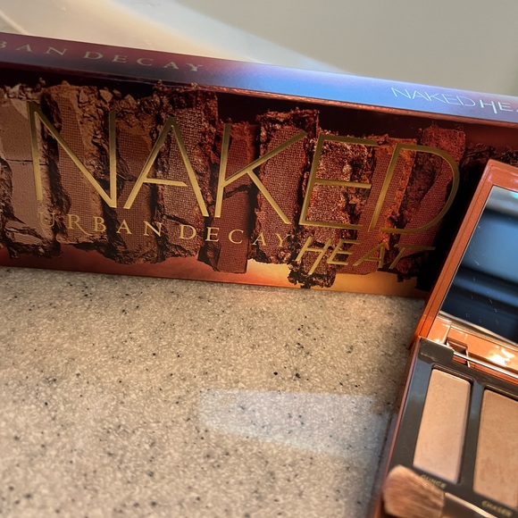 Urban Decay NAKED Heat Palette - Picture 5 of 8